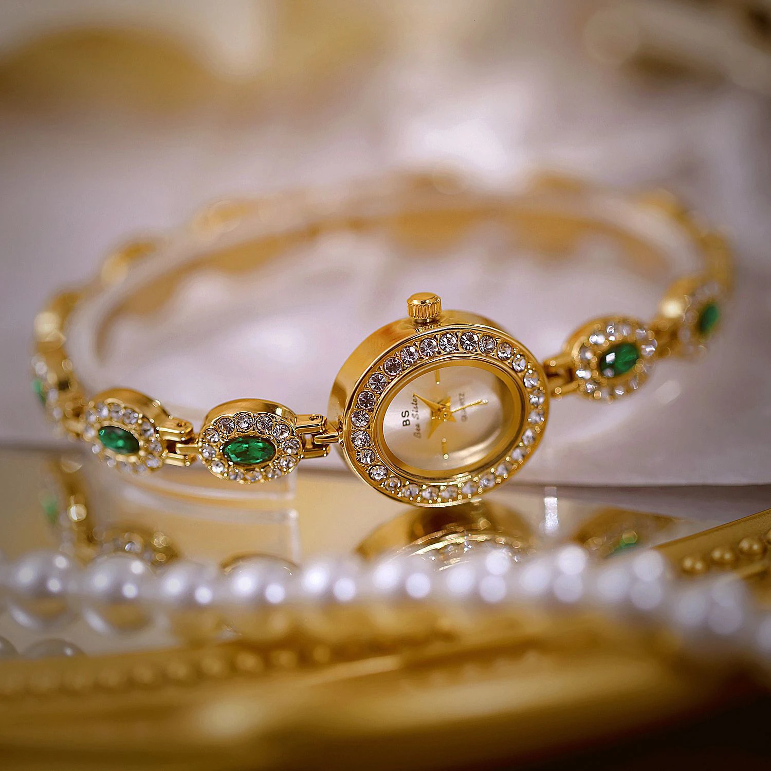 Elegant Women Watches Fashion Oval Quartz Watch Green Rhinestone Diamond Bracelet Wristwatch Lady Dress Clock Small 250606