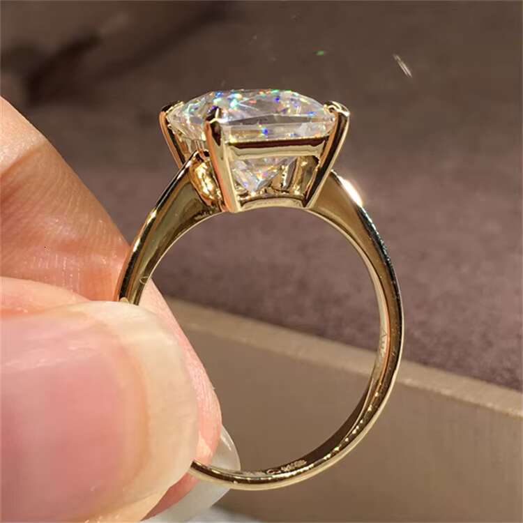 Custom 9K Yellow Gold Jewelry 1 Ct 2 Ct 3 Ct Fancy Moissanite Diamond Ring Solitaire Engagement Rings