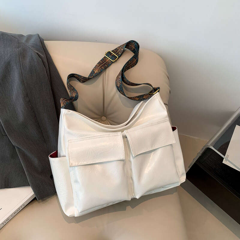 Commuting Large Capacity Tote 2025 New Shoulder Trendy Handbag Crossbody Bag