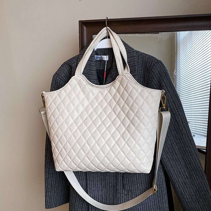 Travel for Women 2024 Summer New Fashion Quilted Tote Large Capacity Handheld Shopping Bag designer bag