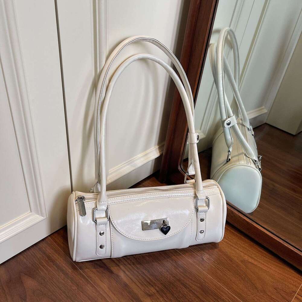 Niche High-End Bowling Handbag for Women 2025 New Fashion Versatile Simple Commuter Crossbody Pillow Bag