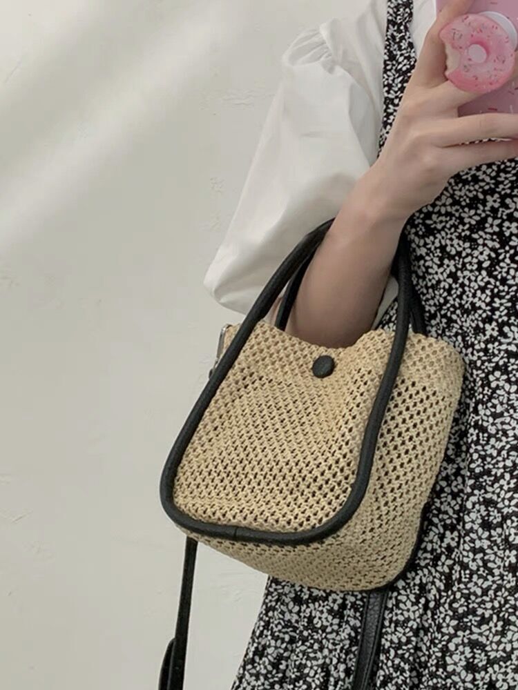 designer French Style Straw Bag 2025 Summer New Ins Literary Fresh Handbag Casual Versatile Shoulder Crossbody Bag