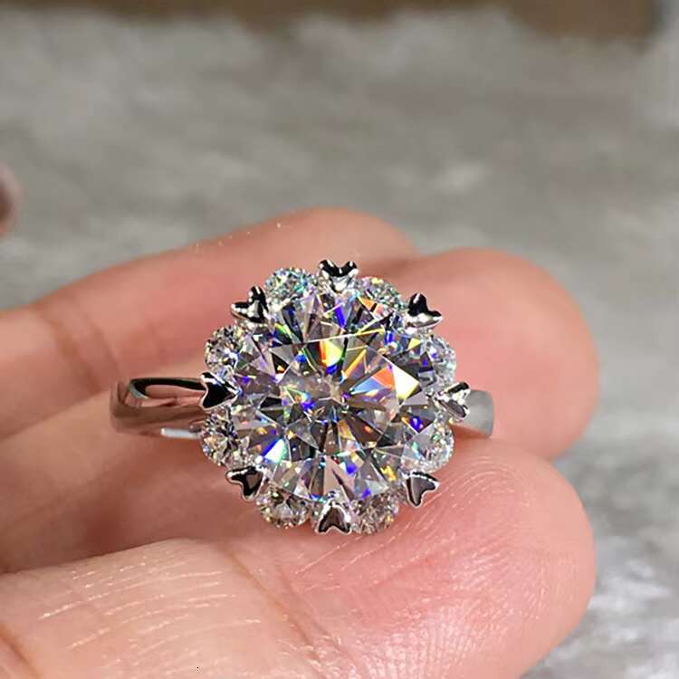 Romantic Handmade Diamond Cut Moissanite Ring 18K Gold and Diamond Ring for Girl