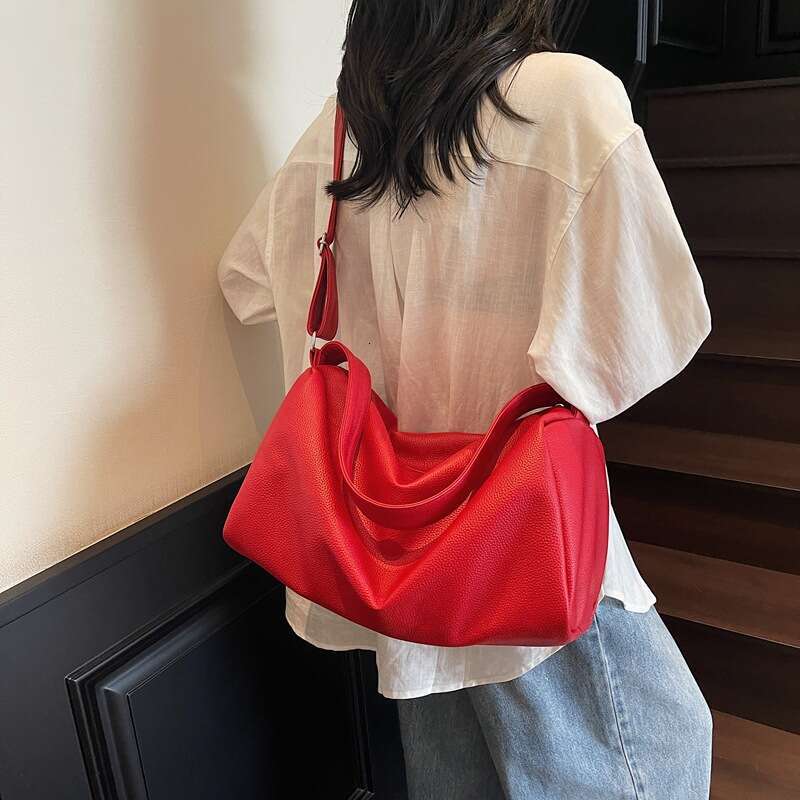 Fashion Simple Solid Color Large Capacity Tote for Women 2025 New Trend Soft Leather Sports Casual Shoulder Crossbody Bag