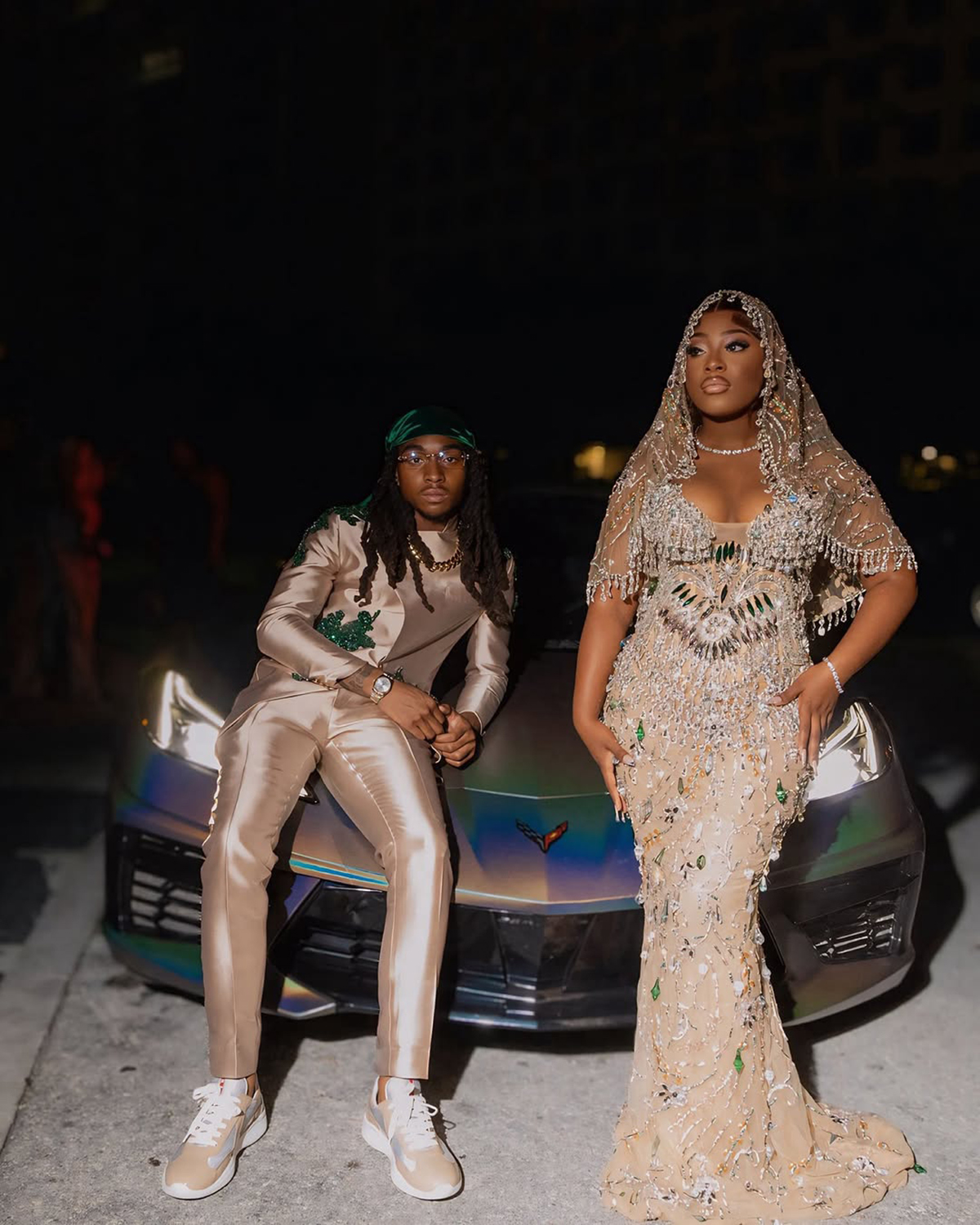 Elegant Crystal Beaded Wedding Dresses Strapless Bridal Gowns Illusion Rhinestone Tassel Sleeveless Customized Bride Sweep Train Vestidos De Novia