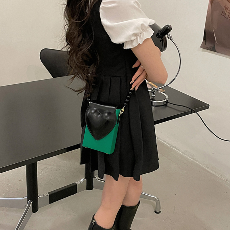 designer Versatile Small Bag for Women 2025 New Trendy Stylish Vertical Mini Phone Bag High-end Internet Celebrity Shoulder Crossbody Bag