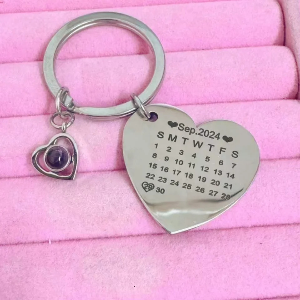 Heart Custom Picture KeyChain Projection Personalized Calendar Engraved Date Name Customized Po Jewelry Car House Stainnless 250530