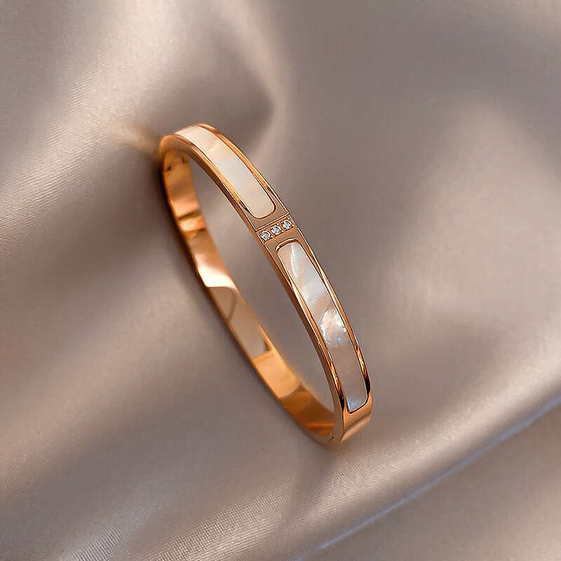 2025 New Zircon Light High-end Sense Temperament Bracelet Niche Design Jewelry with gift box