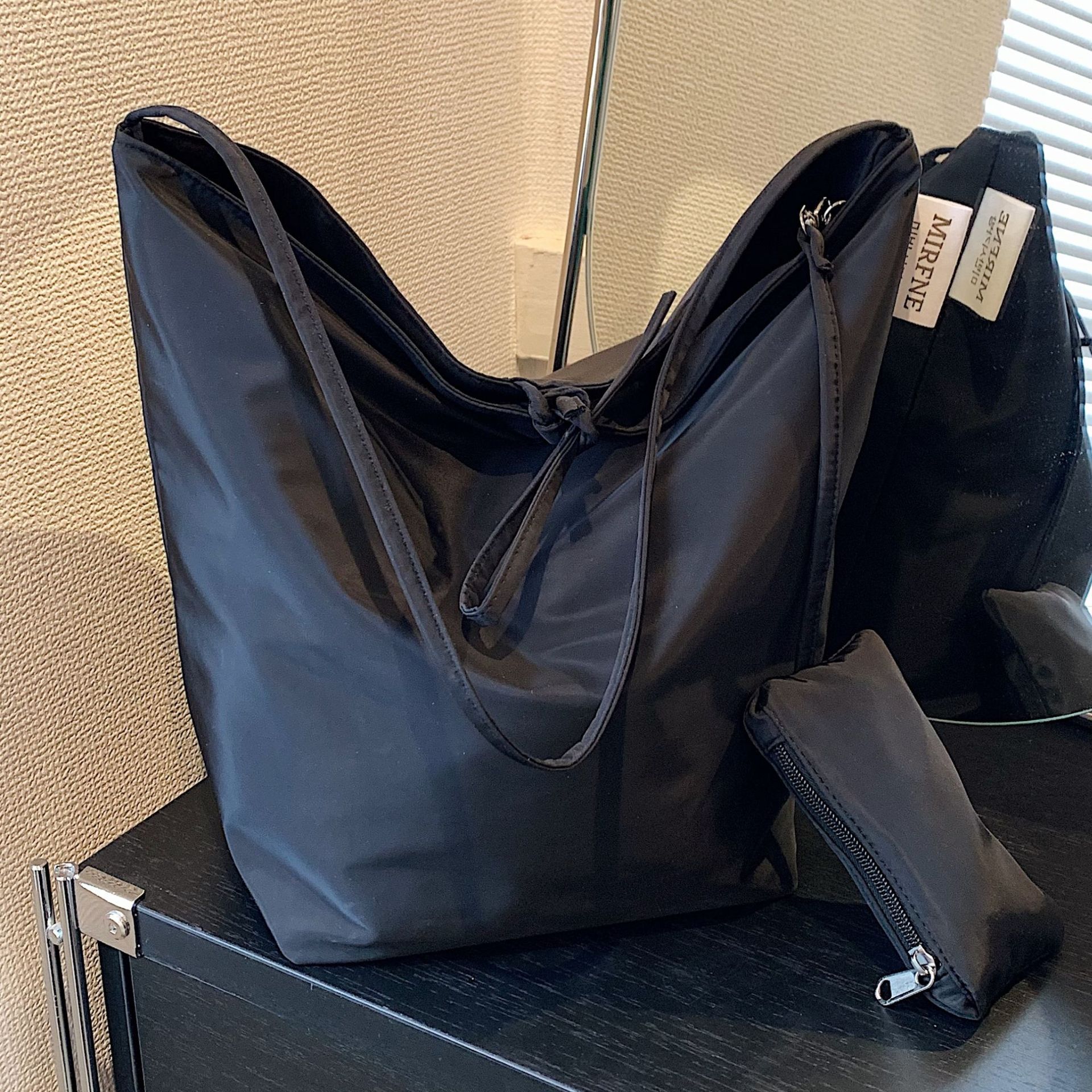 designer Korean Style Dongdaemun Simple Nylon Large Capacity Tote Bag 2025 New Lazy Style Casual Versatile Shoulder Bag