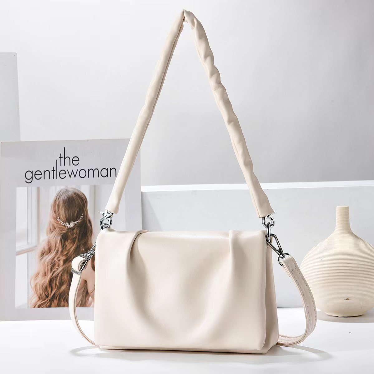 High Quality New Style Premium Underarm Bag Soft Leather Shoulder Bag Simple Versatile Travel High-end Sense Women's Bag Fashion Bags New Free De