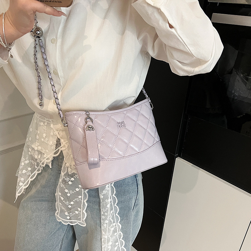 designer Large Capacity Bag for Women 2025 Spring Summer New Trend Quilted Chain Shoulder Crossbody Bag Versatile Simple Underarm Bag