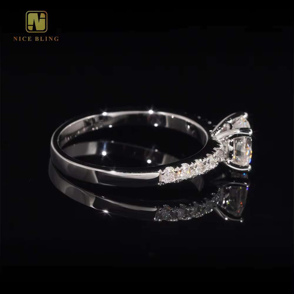 Women Moissanite Jewelry Solid Gold Silver Trendy Moissanite Wedding Ring 4 Claws Round Brilliant Cut Moissanite Wedding Ring