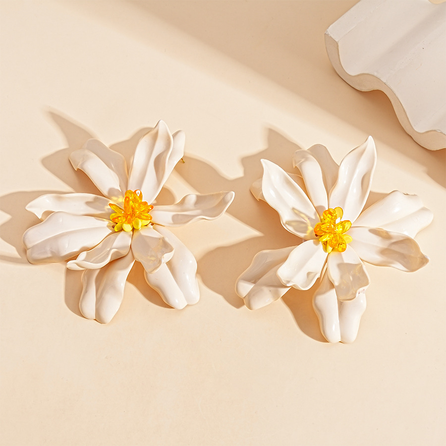 Boho Vacation Style Acrylic Floral Petal Silver Needle Earrings Bold Statement Earrings for Women with Luxury Vibe