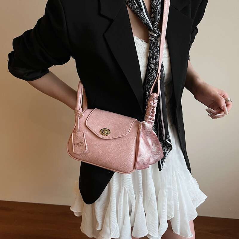 Niche Design High-End Underarm for Women 2025 New Summer Fashion Lychee Texture Versatile Commuter Shoulder Crossbody Bag