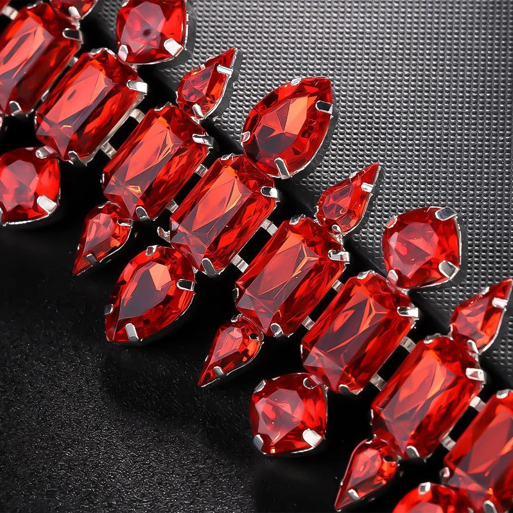 Stonefans Red Crystal Exaggerated Choker Necklace Drag Queen Accessories Fashion Geometric Rhinestone Collar Choker for Women 250606