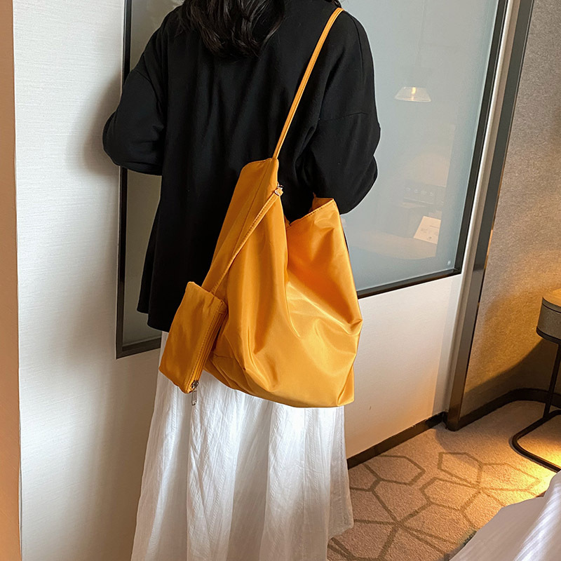 designer Korean Style Dongdaemun Simple Nylon Large Capacity Tote Bag 2025 New Lazy Style Casual Versatile Shoulder Bag