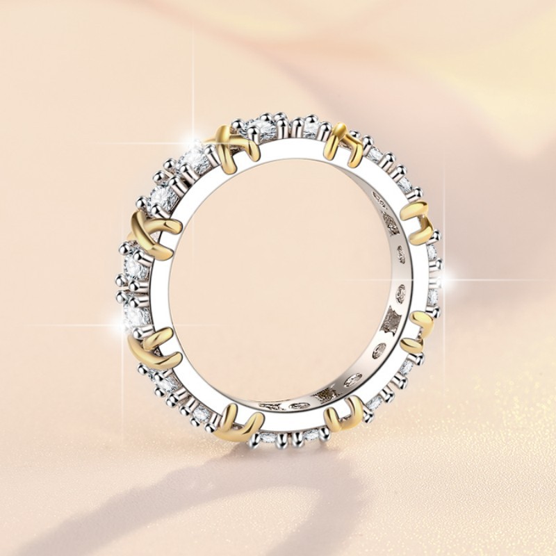 Elegant Moissanite Women's Ring in S925 Sterling Silver, Gold-Plated, Unique Stackable Design, Perfect for Engagements and Special Occasions, Cro
