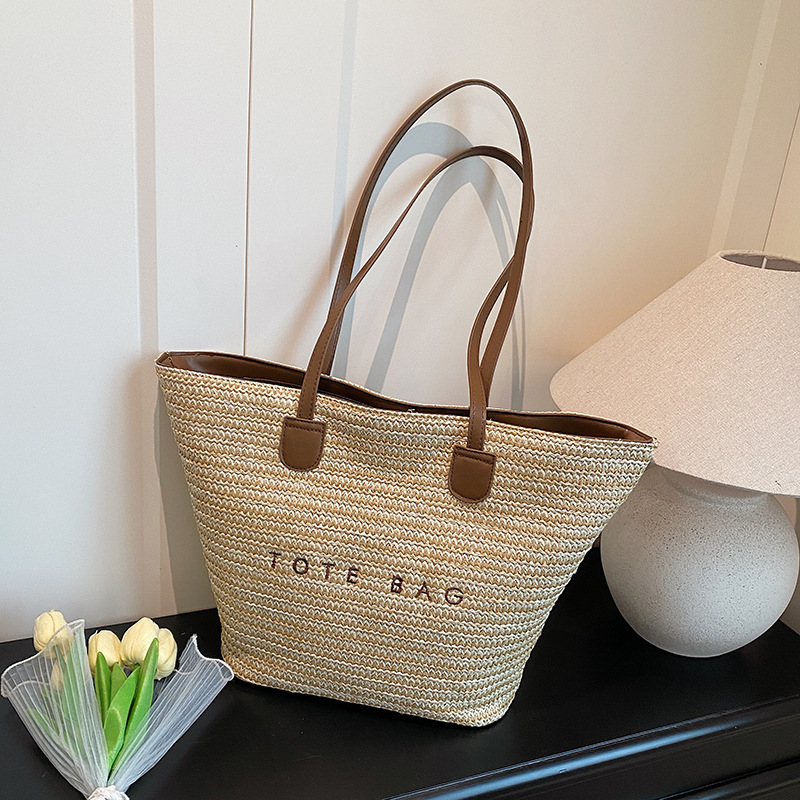 designer Straw Woven Bag for Women Large Capacity 2025 New Vacation Beach Straw Bag Woven Basket Commuter Tote Bucke
