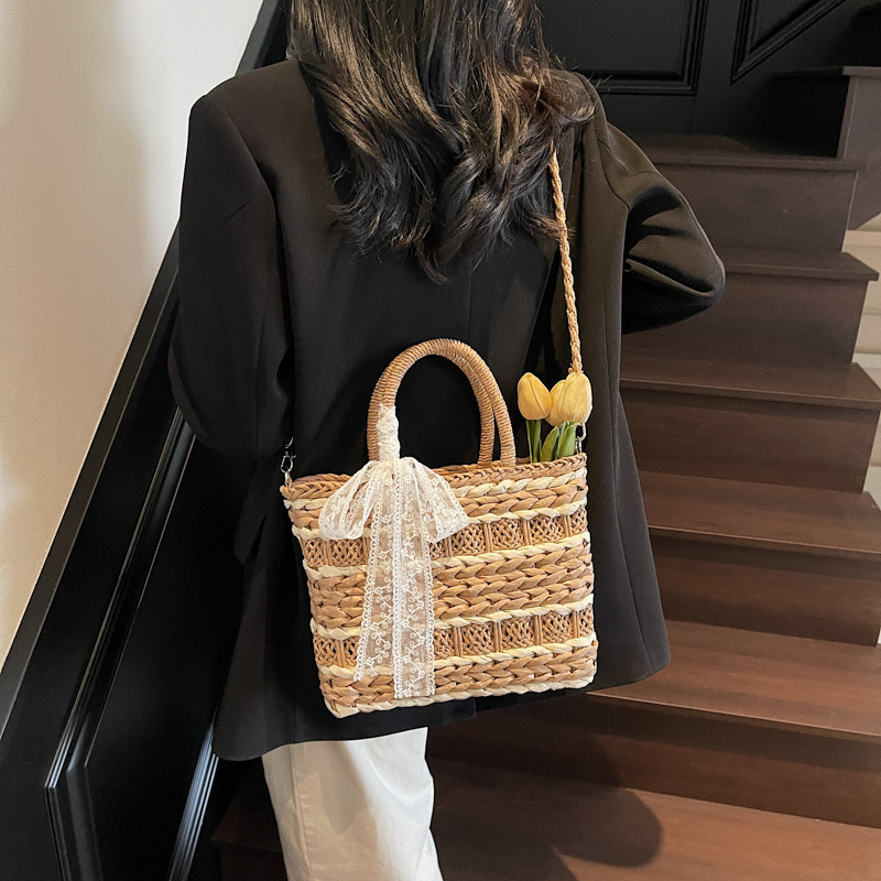 designer Handmade Straw Woven Bag for Women 2025 New Spring Summer Large Capacity Fashion Versatile Woven Bag Single Shoulder Crossbody Bucket Bag