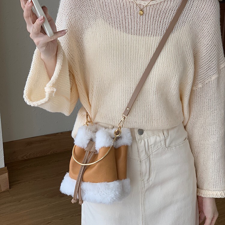 designer Fluffy Versatile Small Bag for Women 2025 Autumn Winter Furry Bag Single Shoulder Crossbody Small Bag Drawstring Handheld Bucket Bag