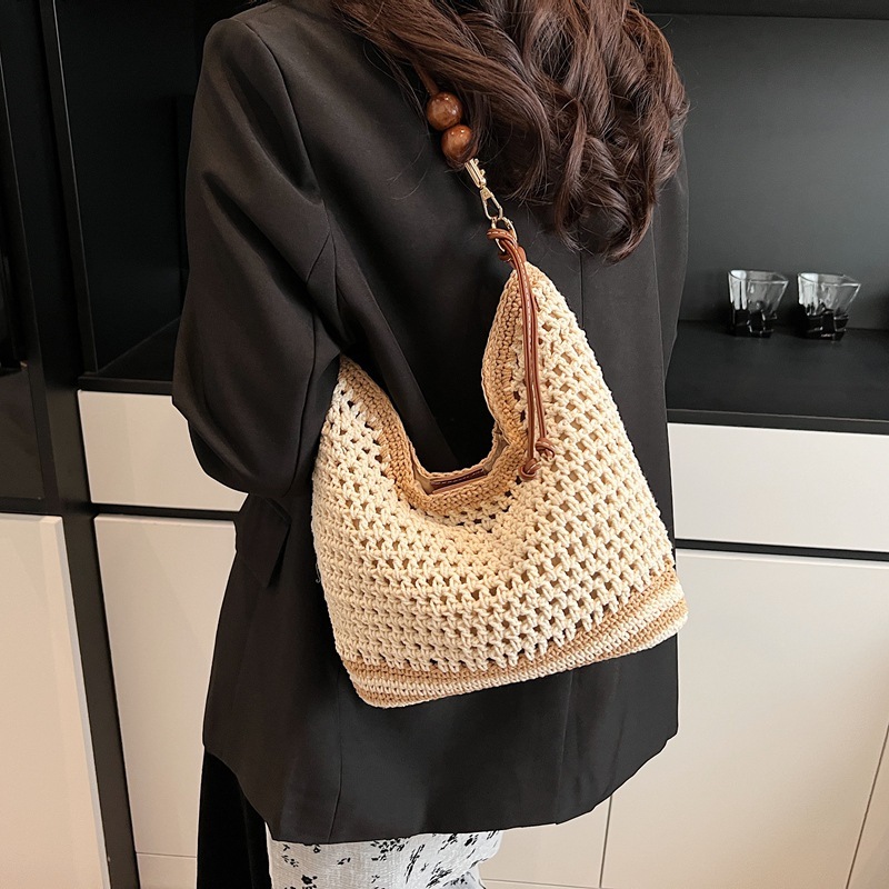 designer Beach Vacation Straw Woven Bag Women's 2025 Spring Summer New Commuter Shoulder Crossbody Bag Hollow Woven Tote Bag