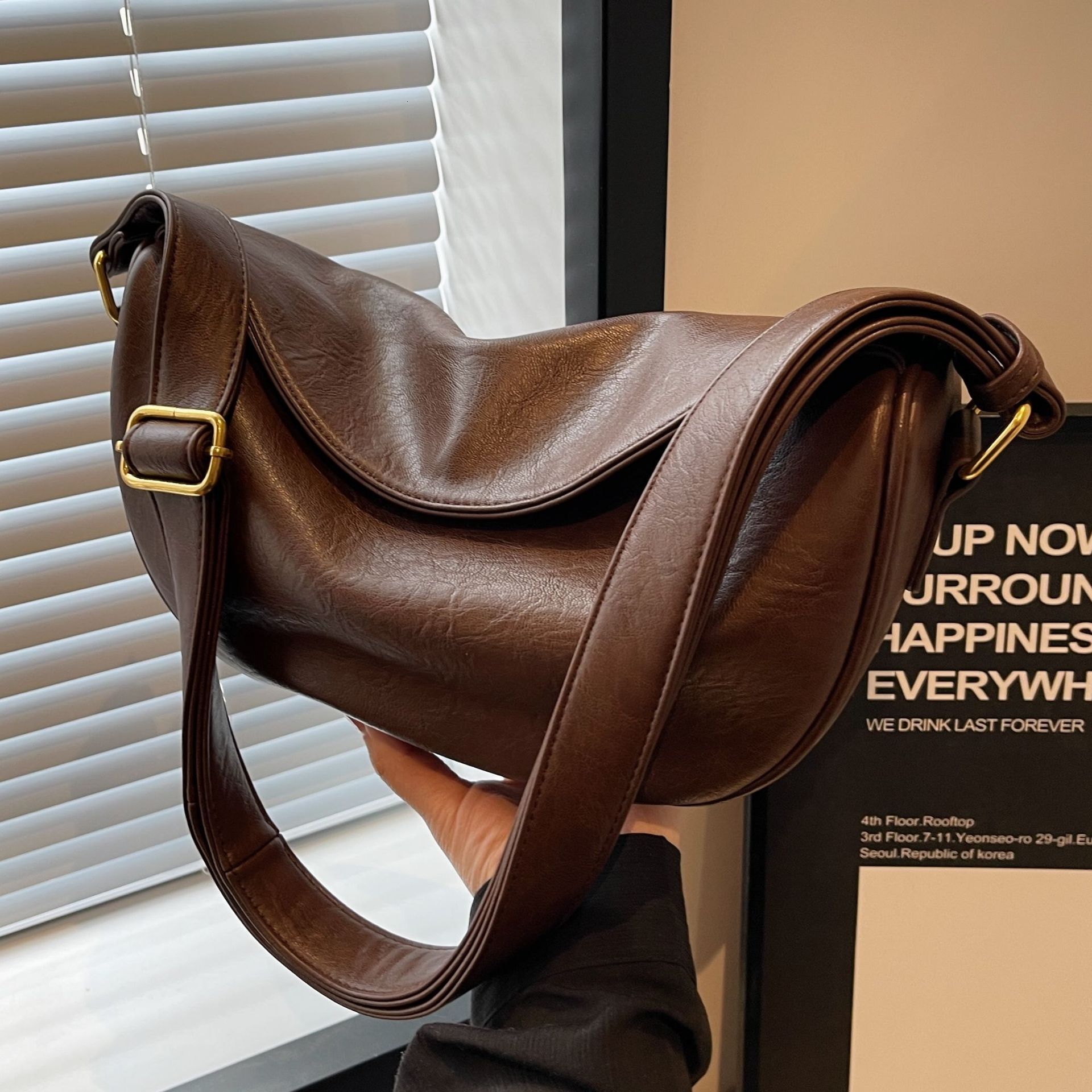 designer Niche Retro Underarm Bag for Women 2025 New Fashion Versatile Shoulder Crossbody Bag Soft Surface High-end Dumpling Bag