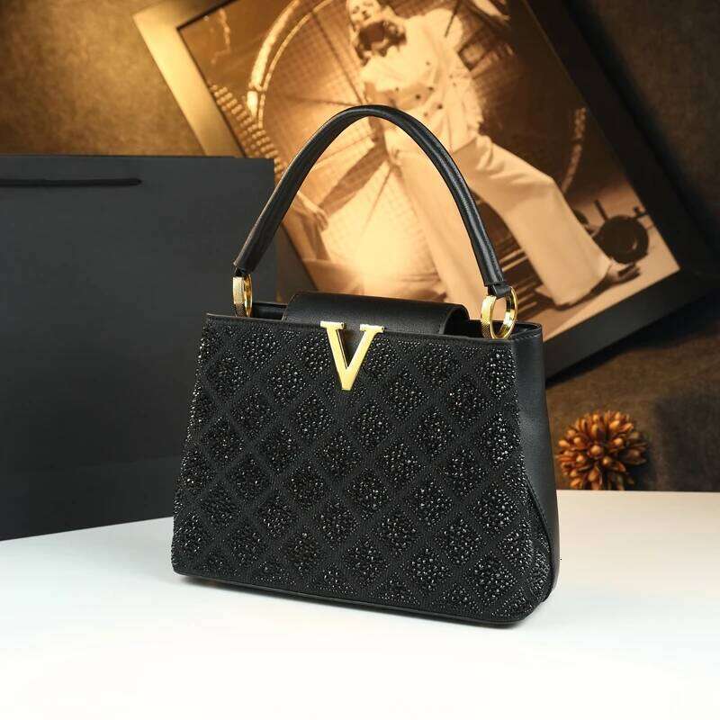 Genuine Leather Dias Women Handbag Fashion Small Shoulder Messenger Bag 2025 New Elegant Dia-shaped Crossbody Shell Bags