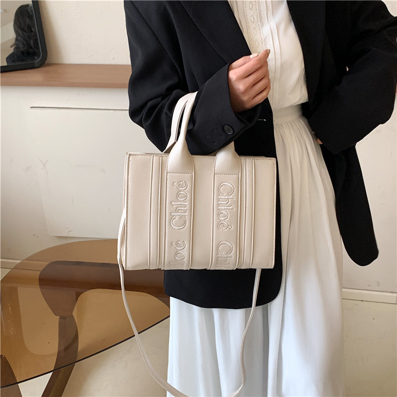 Designer bag free shipping 2025 fashion commuting light luxury premium texture printed large capacity single shoulder crossbody bag for womens