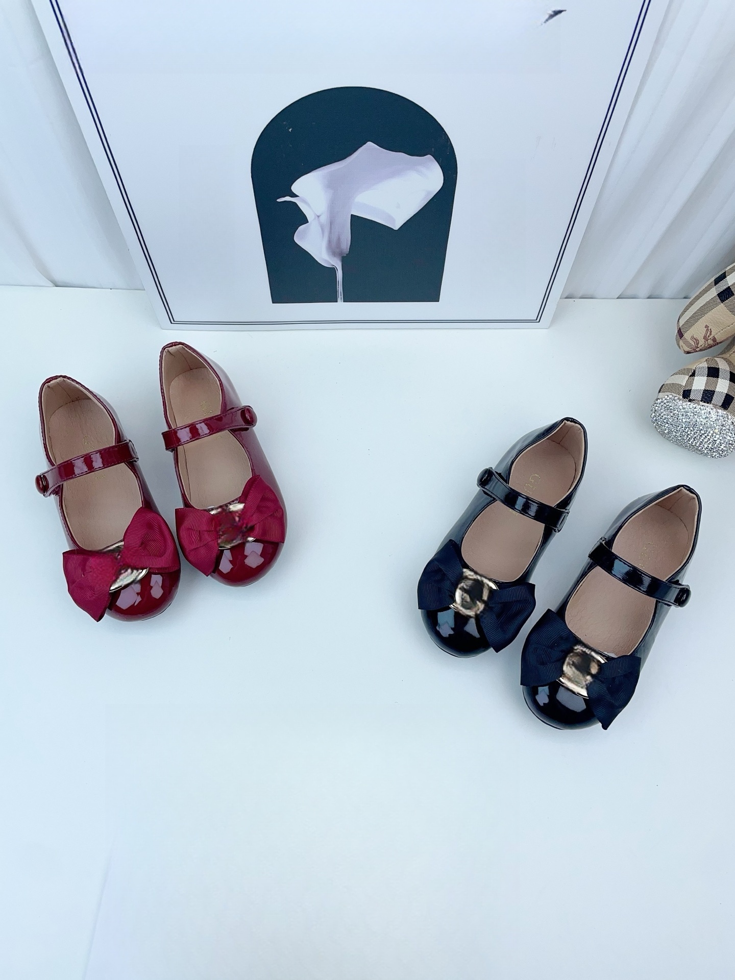 Girls designer shoes Kids Shiny leather princess shoes Child letter Bow Buckle princess shoes children party dress shoes S4001