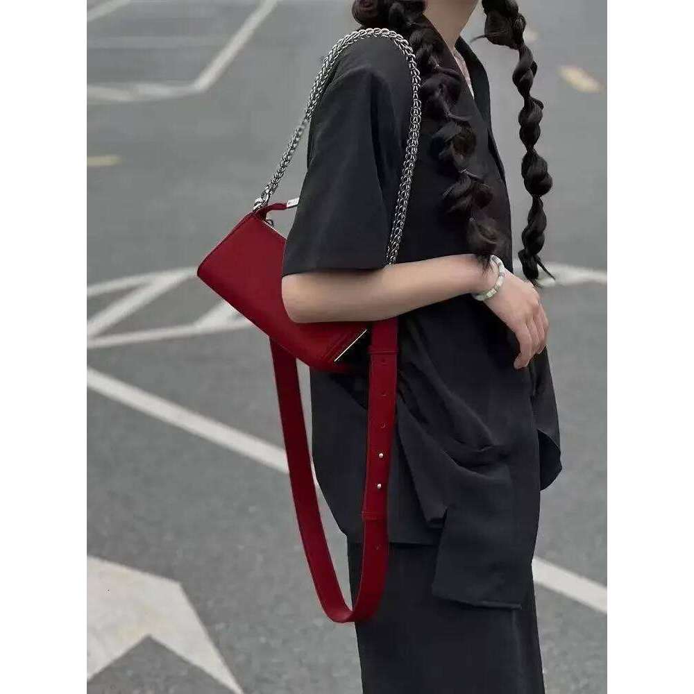 Women Chains PU Fashion New Triangle Casual Purses And Handbags Crossbody Shoulder Bag Euro-America Style