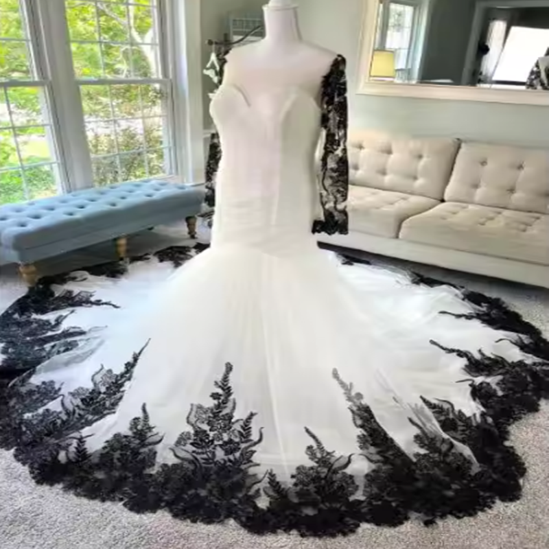 Black White Gothic mermaid Wedding Dress Long Sleeves country outdoor Bridal Gown Lace Appliques Vestido De Novia Customized