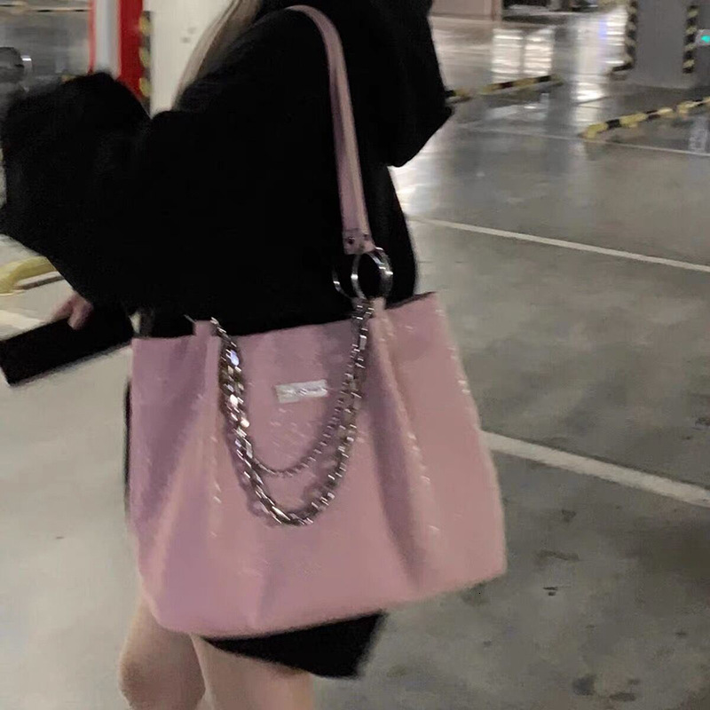 designer 2025 New Fashion Chain Tote Bag for Women, Niche Large Capacity Shoulder Bag, Pink Commuter Handbag for Classes