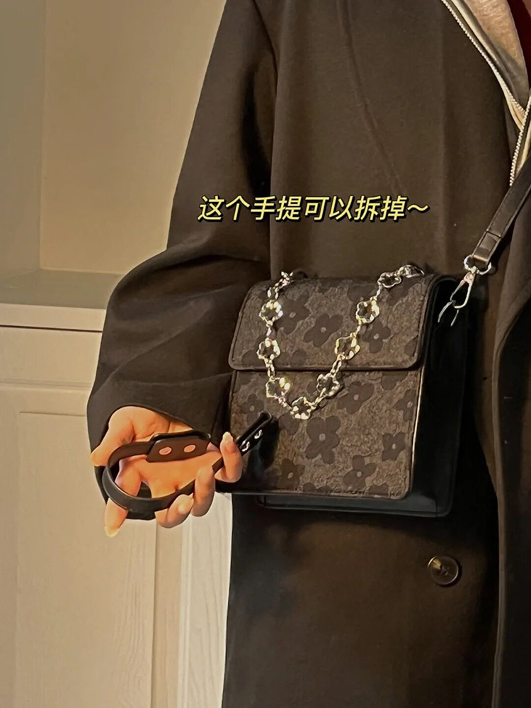 designer Women's Bag 2021 New Trend Versatile Ins Niche Design High-end Texture Autumn Winter Black Single Shoulder Crossbody Bag