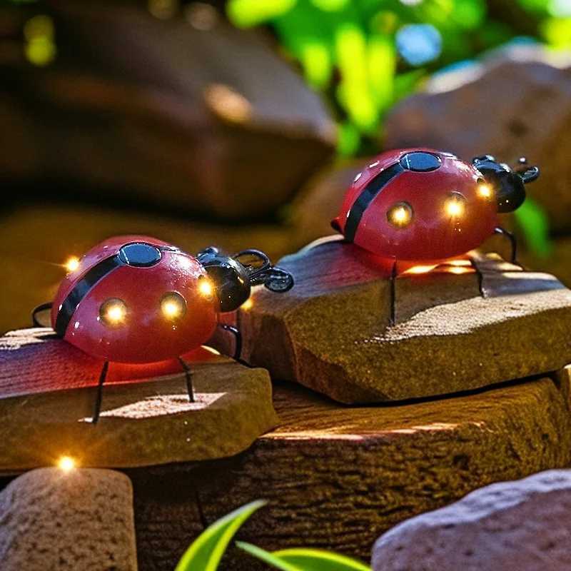 Solar Lights Outdoor Waterproof Ladybird Simulation Animal Garden Hanging LED Solar Lamp Garden Lawn Tree Landscape DecorationXJ250606