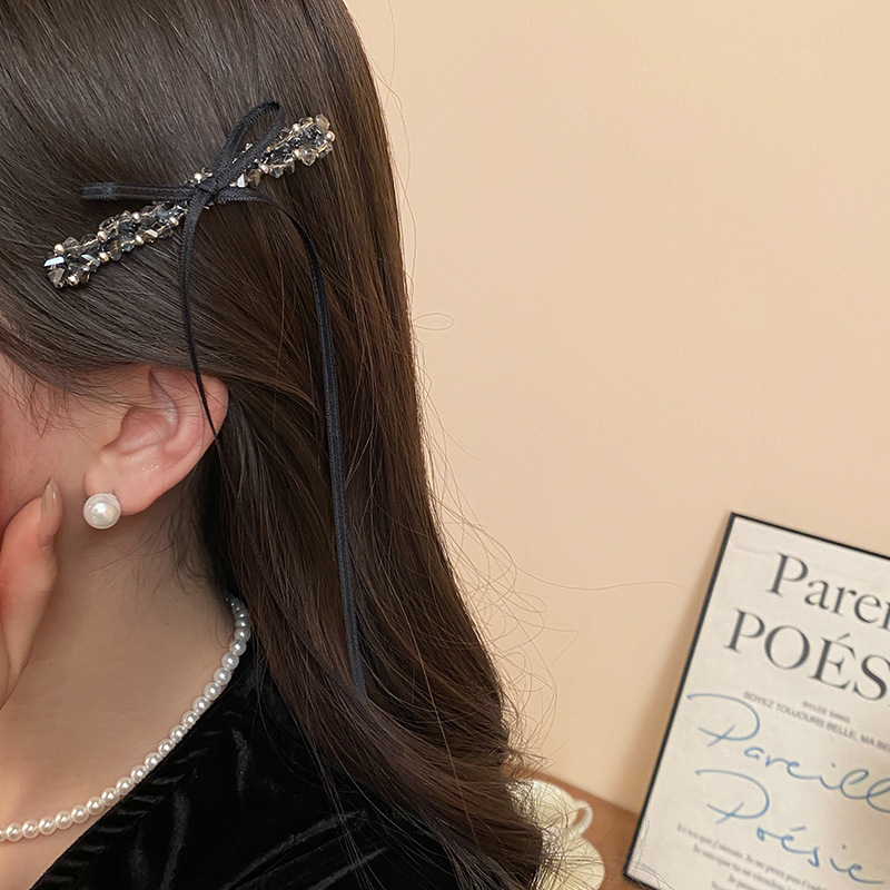 Exclusive Diamond Set Heart Pearl Bow Hair Clips Niche style Bang Clips with Luxury and Sophistication