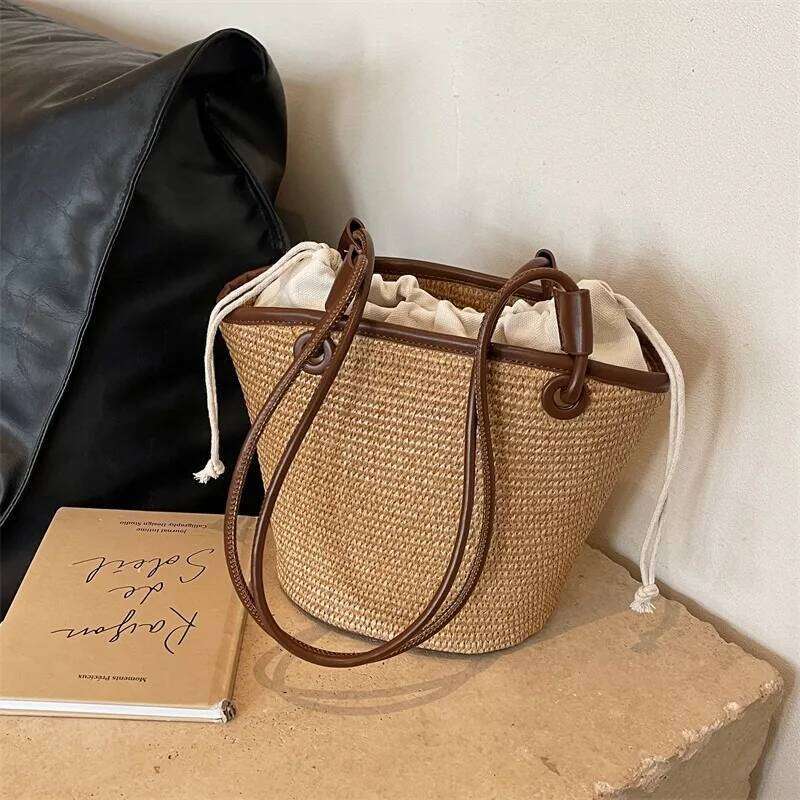 Rustic Style Woven Female 2025 New Seaside Vacation Beach Straw Bag Summer Leisure Shoulder Bucket Bags