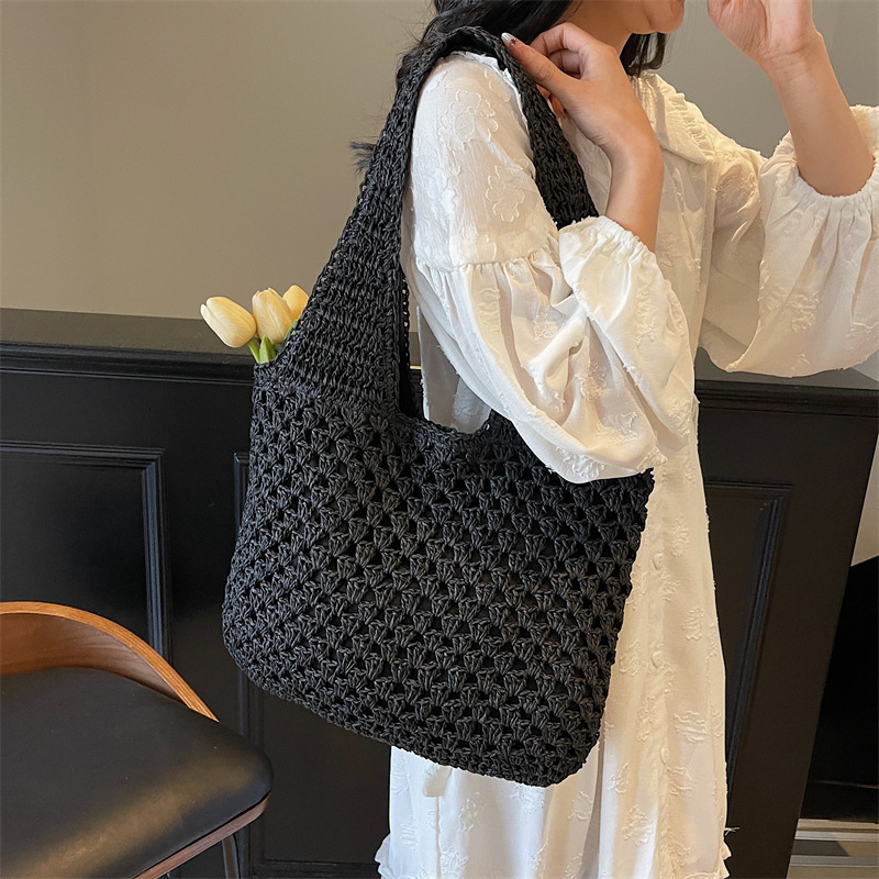 designer Casual Hollow Out Straw Woven Shoulder Bag New Summer Handheld Mesh Underarm Bag for Women Beach Vacation Beach Bag