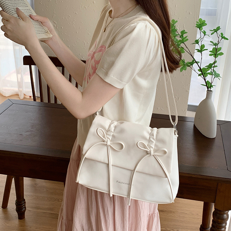 designer Sweet Bowknot Bag for Women 2025 New Trendy Shoulder Crossbody Bag for Girls Large Capacity Commuter Student Tote Bag