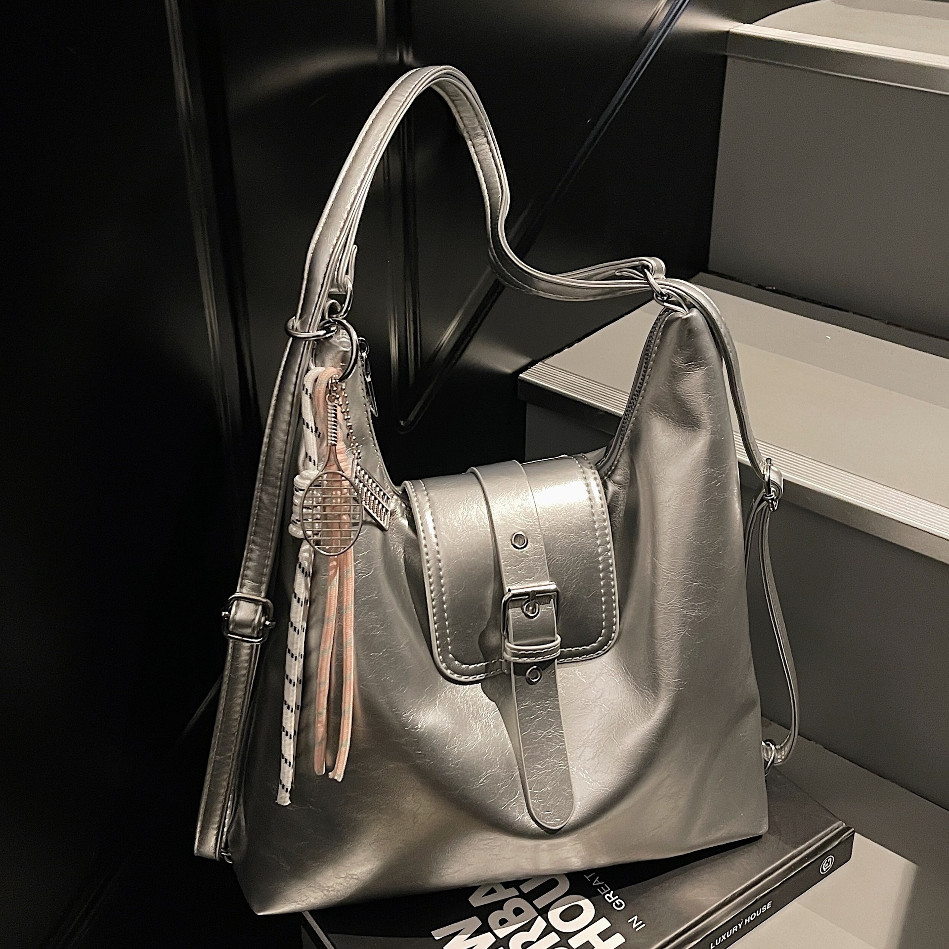 designer Vintage Commuter Tote Bag for Women Large Capacity 2025 New Casual Shoulder Crossbody Multifunctional Fashion Backpack