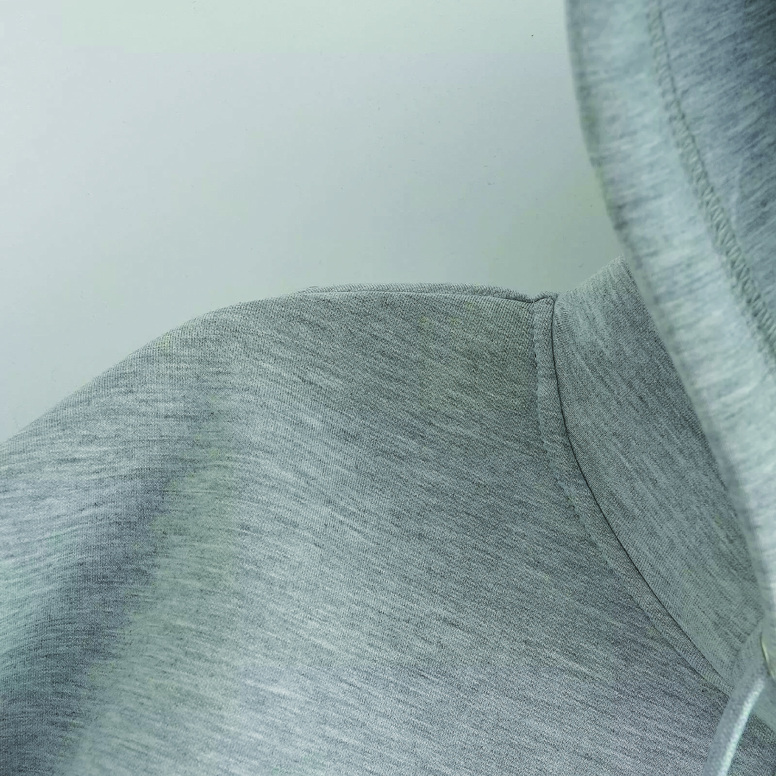 Women's Hooded Zip-Up Sweatshirt with Contoured Silhouette - Versatile & Comfortable