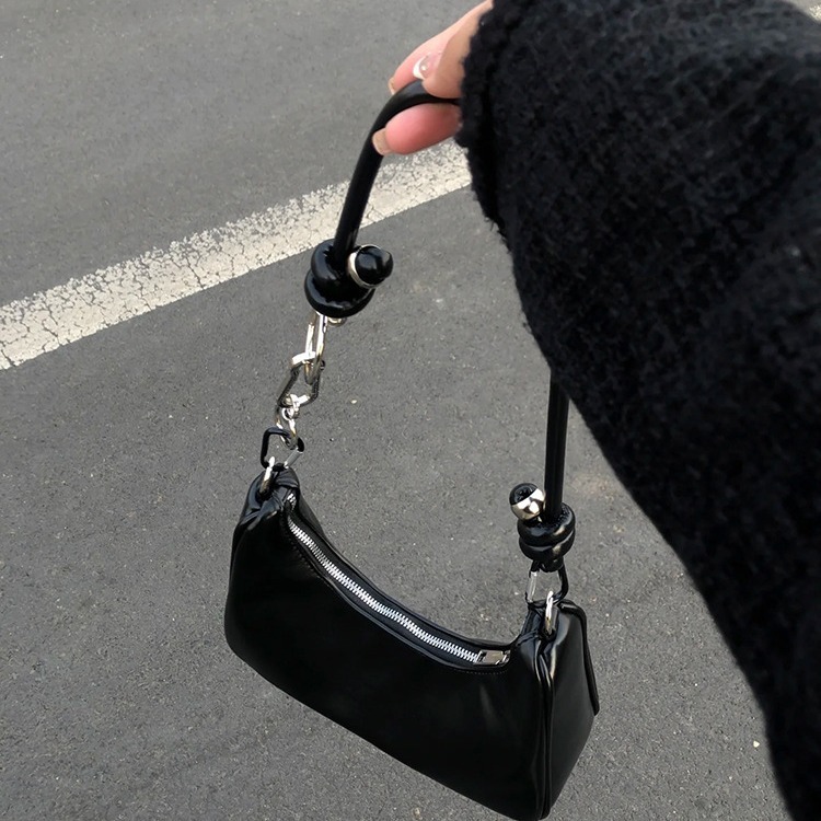 designer Women's Bag 2025 New High-End Texture Niche Design Chain Baguette Bag Fashion Trend Handbag Underarm Bag