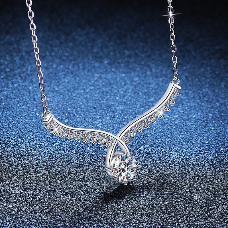 Sophisticated Ladies' S925 Sterling Silver 1ct Moissanite Angel Wings Necklace - A Touch of Elegance