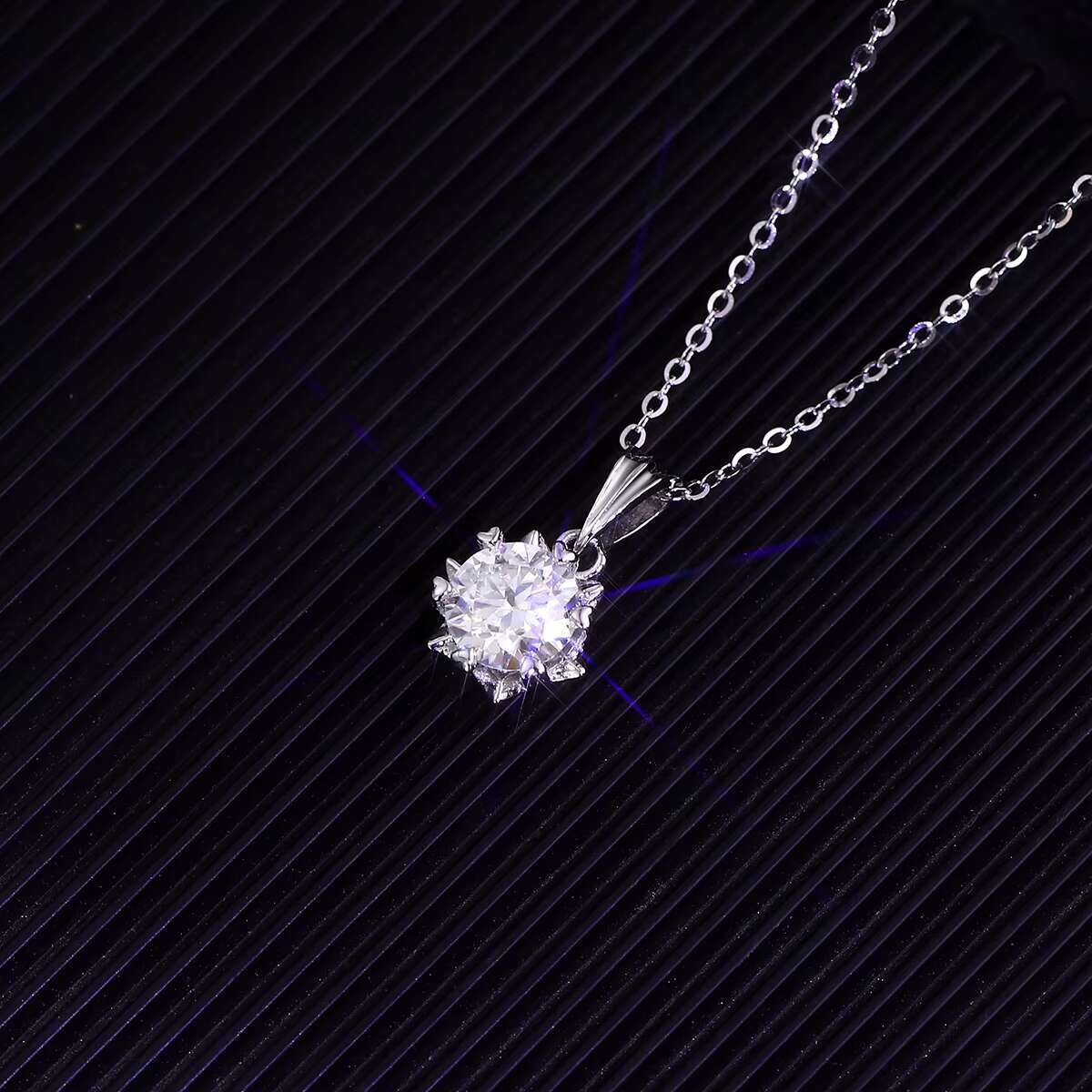 Wholesale Jewelry Classic 925 Sterling Silver Round Diamond Pendant Necklace D VVS Moissanite Flower Necklace Women