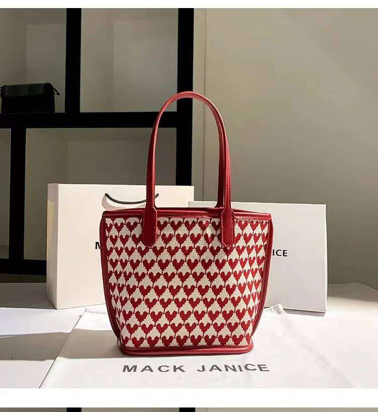 High Quality Red Heart Textured Leather Bucket Women Handbag Large Capacity Casual Tote Lady Purse Shoulder Underarm Bag
