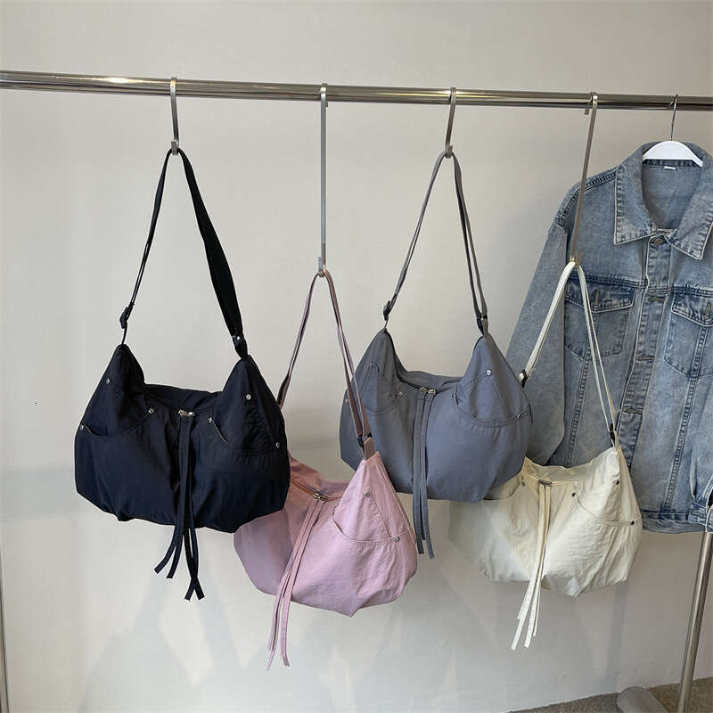 Minimalist Casual Cloth for Women, Large Capacity, Solid Color, Versatile, Lightweight Crossbody Bag, Fashionable Pleated Korean Style Shoulder Bag