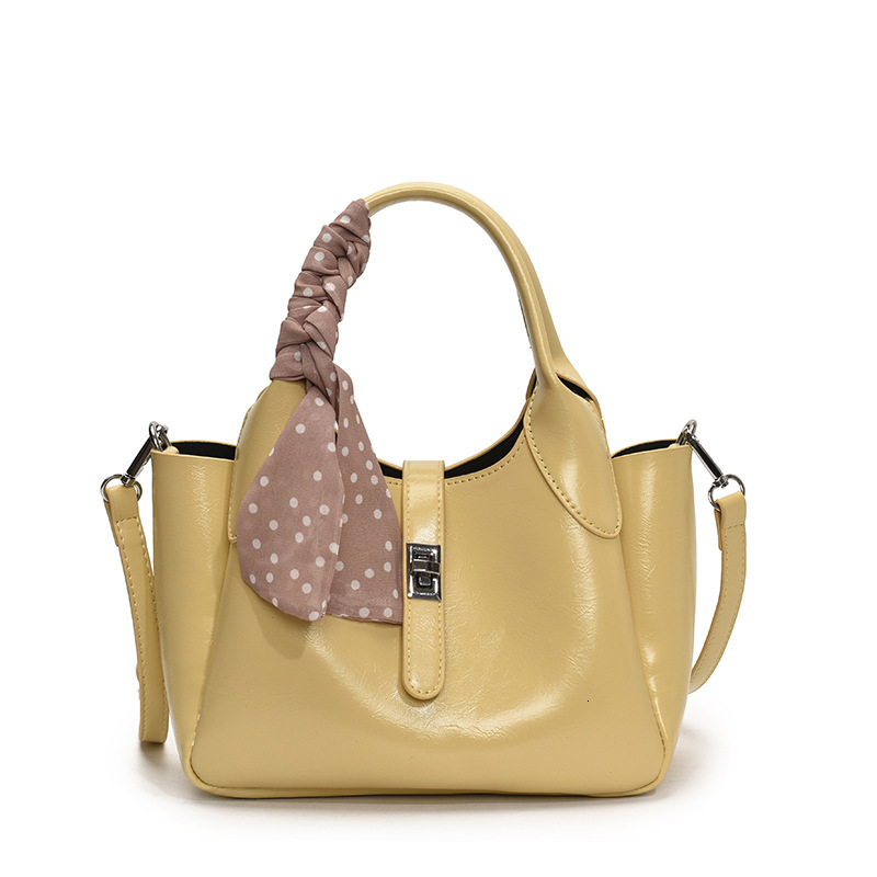 designer Niche Design Basket Bag Handbag for Women 2025 New Office Commute Handheld Bag Crossbody Bag Small Tot