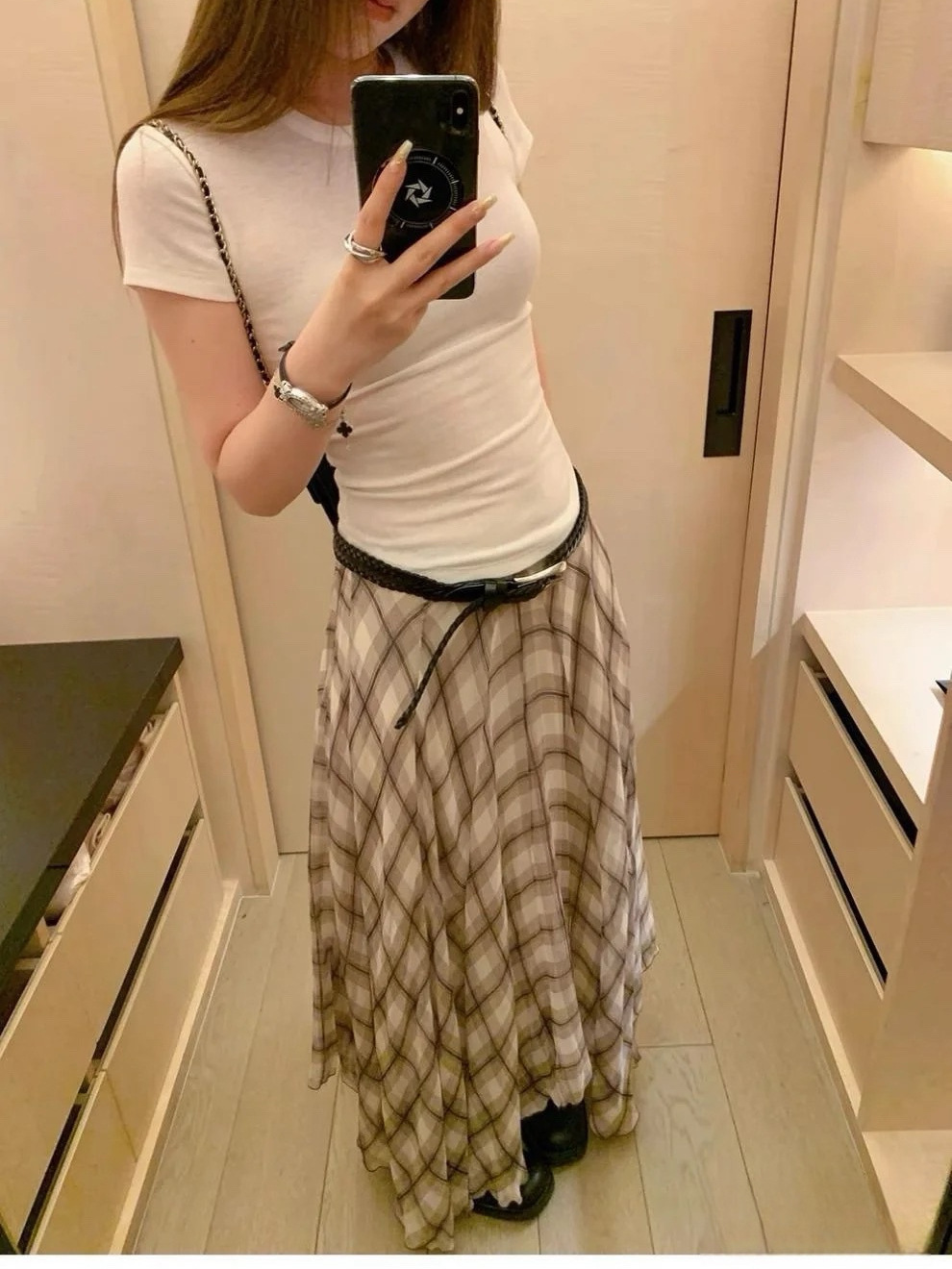 XR135 High-grade drape irregular flowing skirt light brown plaid long skirt
