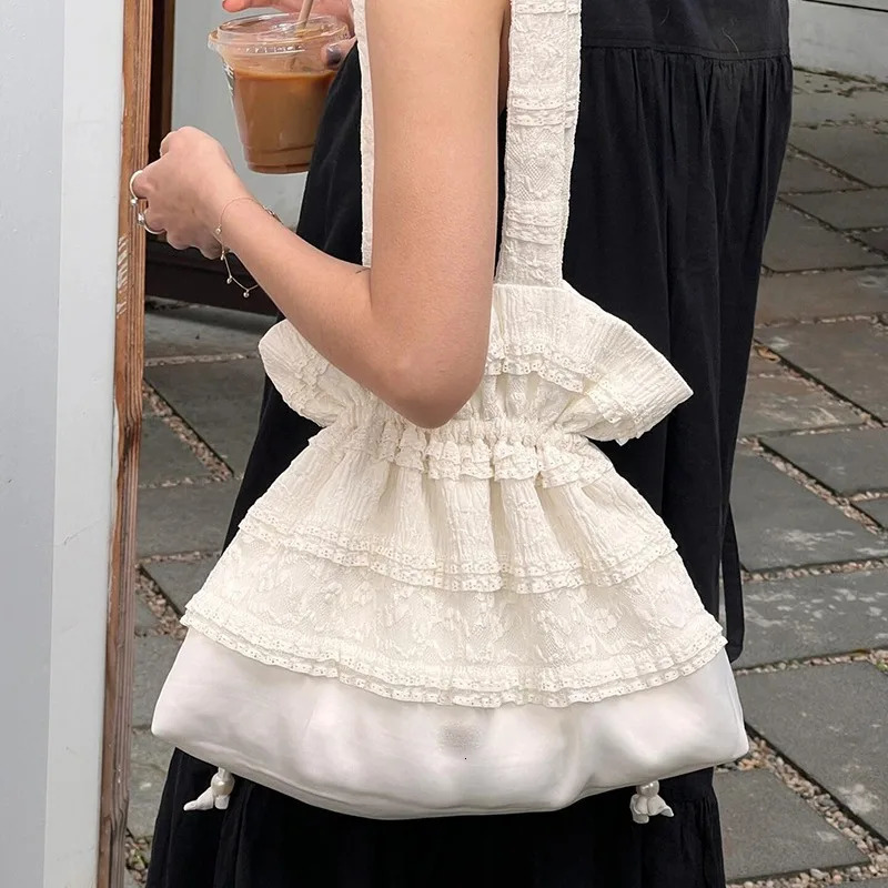 Lace Flowers Women Shoulder Bags Straw Crossbody for Summer Ladies Trend Sweet Handbags Big Totes 250605