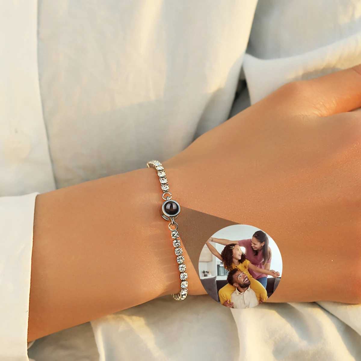 Customizable Photo Projection Bracelet Zircon Chain Womens Bracelet Family Gathering Pet Couple Memory Anniversary Jewelry Gift W250606
