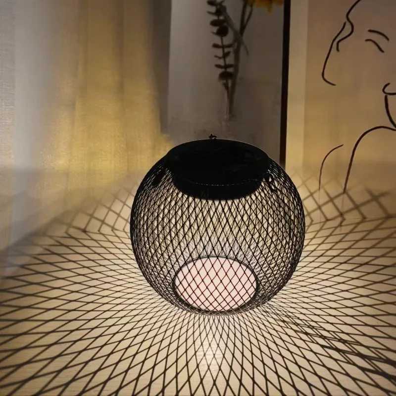 Solar Garden Lights Outdoor Hollow Diamond Pattern Projection Lantern Waterproof Decorative Hanging Lamp for Yard Pathway DecorXJ250606